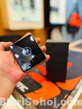 Motorola RAZR 50 ultra flip